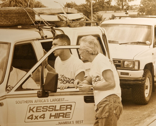 Documentario sulla Namibia 1995, a sx Fabio Bozzani fotoreporter del New York Time